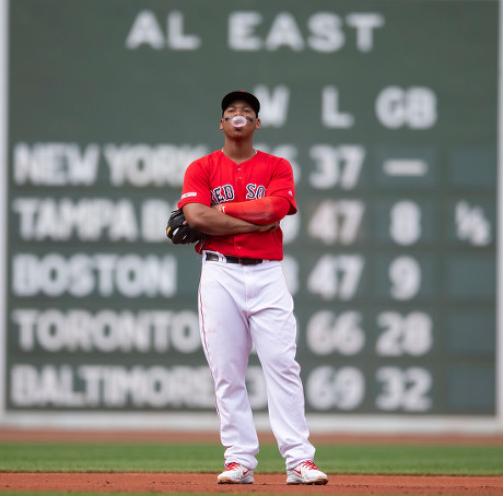 Red Sox, Yankees to Wear Retro Hats, Uniforms at Fenway Park's