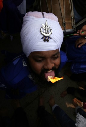 Sikhs Celebrate The 415th First Installation Anniversary Of Sri Guru ...