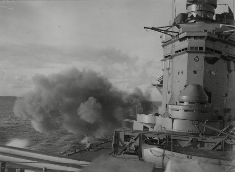 22 Battleship firing guns Stock Pictures, Editorial Images and Stock ...