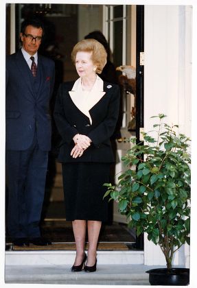 Baroness Thatcher - Prime Minister - 1993 Mikhail Gorbachev The Last Soviet President And His Wife Raisa Are Greeted By Baroness Thatcher For Lunch At Her Belgravia Home Yesterday. Neither Former Leader's Office Wanted To Disclose What Was On The Me