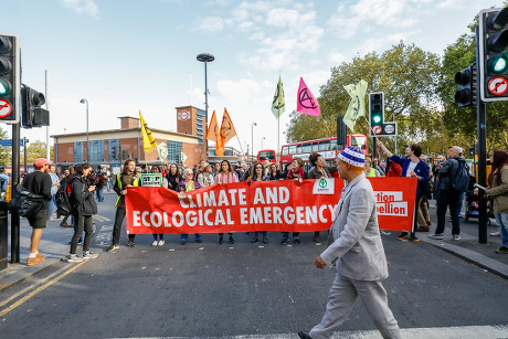 Extinction Rebellion Blocks Traffic Crossroads Between Editorial Stock ...