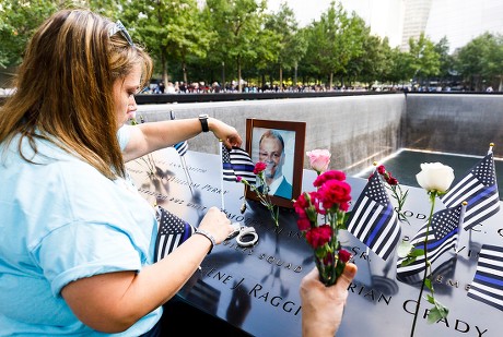 Sue Latter Assembles Memorial Family Friend Editorial Stock Photo ...