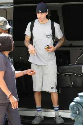 Justin Bieber Leaves Medical Building 