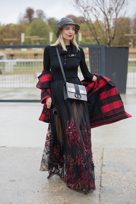 Paris France February 2019 Street Style Outfit Camila Coelho Fashion –  Stock Editorial Photo © AGCreativeLab #253439676