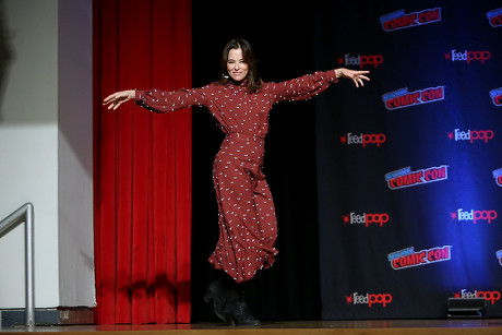 NYCC: Netflix Presents: Lost In Space Panel, New York, USA - 05 Oct 2019