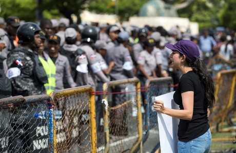 Dominican police guards electoral body during protests called by Leonel Fernandez, Santo Domingo, Dominican Republic - 08 Oct 2019