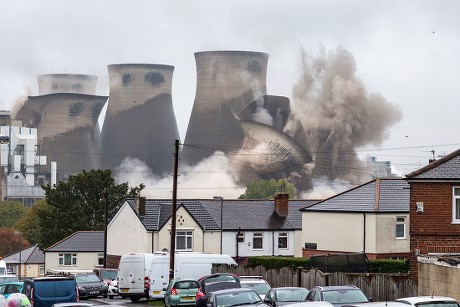 Ferrybridge Power Station Cooling Tower Demolition, Pontefract ...