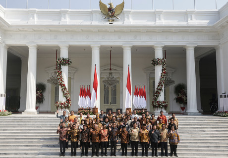 250 Members Of His Cabinet Pose Stock Pictures, Editorial Images And ...