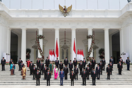 250 Members of his cabinet pose Stock Pictures, Editorial Images and ...