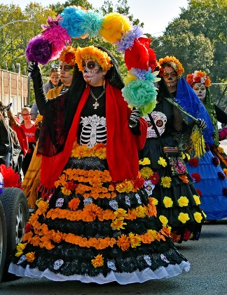 Women Traditional La Calavera Catrina Outfit Editorial Stock Photo - Stock  Image | Shutterstock