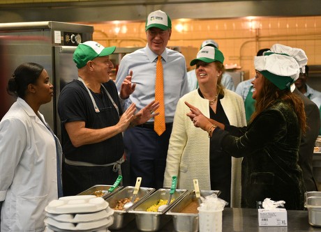 Mayor Bill de Blasio visits Anna Silver School cafeteria, New York, USA - 30 Oct 2019