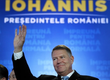 Romanian Acting President Klaus Iohannis Gestures Editorial Stock Photo ...