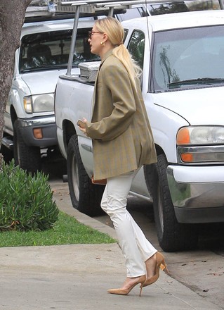 Hailey Bieber out and about, Los Angeles, USA - 07 Dec 2019