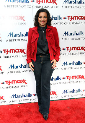TJ Maxx and Marshalls 'Carol-Oke' Christmas Carolling Event, New York, America - 03 Dec 2009