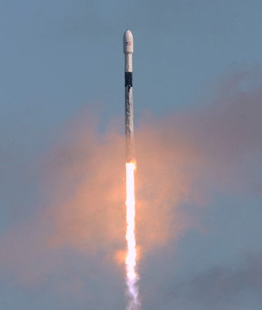 Spacex Launches Starlink Satellites Cape Canaveral Stock Photos ...