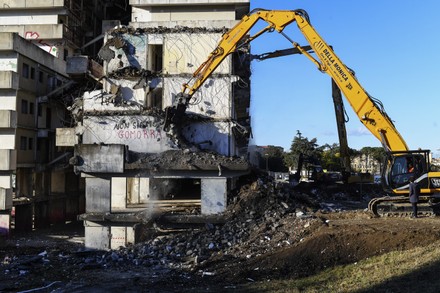 Demolition of the 'Sails of Scampia' housing estate begins, Naples ...