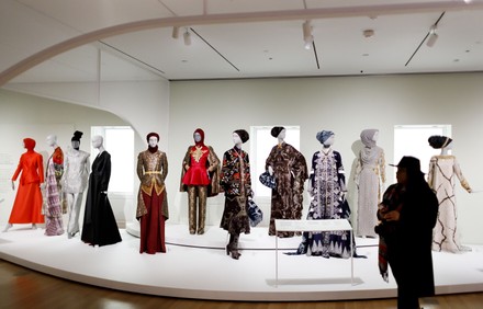 __COUNT__ Contemporary Muslim Fashion exhibition at Cooper Hewitt ...