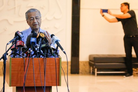 FormerMalaysia Prime Minister Mahathir Mohammad hold press conference in Kuala Lumpur, Malaysia - 01 Mar 2020