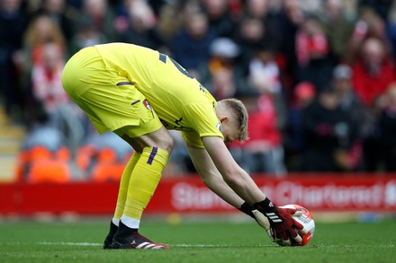 aaron ramsdale boots