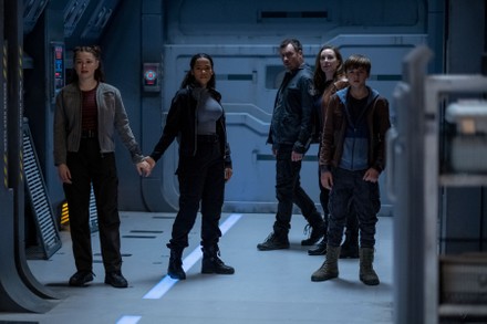 'Lost in Space' TV Show Season 2 - 2019