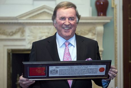 Sir Terry Wogan raises Tower Bridge as he receives the Freedom of the City of London, Britain - 14 Dec 2009