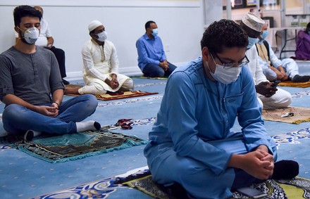 Muslims Attend Prayers Masjid Alrahman Imam Editorial Stock Photo ...