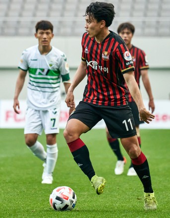 Cho Youngwook Fc Seoul Controls Ball Editorial Stock Photo Stock Image Shutterstock Shutterstock Editorial