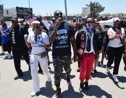 Terrell Owens and LisaRaye McCoy participate in a Black Lives Matter Protest, Los Angeles, USA - 11 Jun 2020