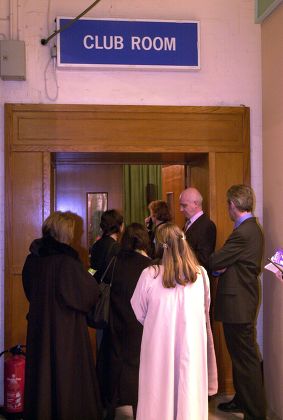People Have To Queue To Get A Seat For The Debate When Brian Sewell Discusses The Works Of Female Artist Gwen John In A Forum With Germaine Greer.