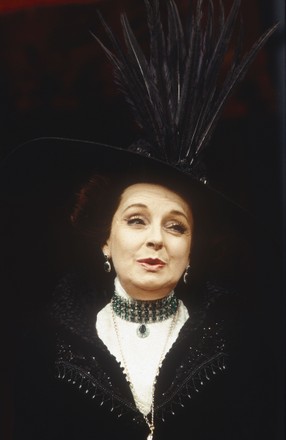'The Importance of Being Earnest' Play performed at the Old Vic Theatre, London, UK 1995 - 15 May 1995
