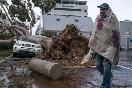 Spectacular In Photos — Cape Storm Wreaks Havoc Moment for Your Screen Spectacular In Photos — Cape Storm Wreaks Havoc Moment for Your Screen