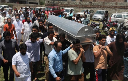 750 Civilian funeral procession Stock Pictures, Editorial Images and ...