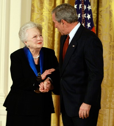 Bush Confers National Medals Of Arts And National Humanities Medals, Washington, District of Columbia, USA - 17 Nov 2008