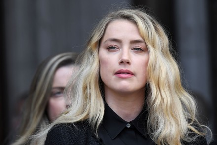 Amber Heard Makes Statement Outside Court Editorial Stock Photo - Stock ...