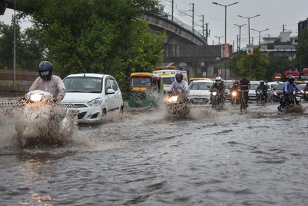 Heavy Rains Cause Waterlogging And Traffic Jam In Delhi NCR, New Delhi ...