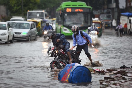 Heavy Rains Cause Waterlogging And Traffic Jam In Delhi NCR, New Delhi ...