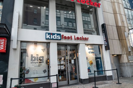New Foot Locker Location @ 34th St. in NYC - New Images 