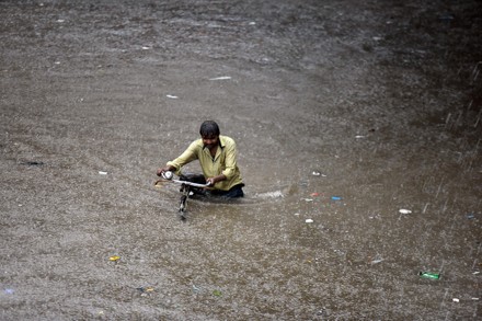 __COUNT__ Heavy Rain In Morning Caused Waterlogging In Delhi NCR, New ...