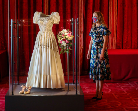 Princess Beatrice Alongside Her Wedding Dress Editorial Stock