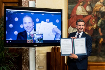 Signing of memorandum of understanding with the United States for participation in NASA's Artemis space program. Rome, Italy 25 Sept 2020 - 25 Sep 2020