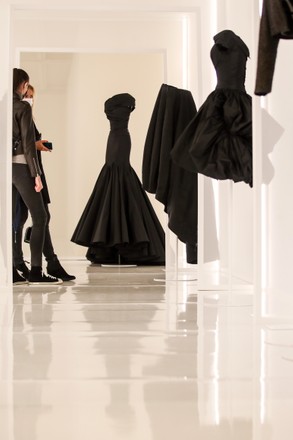 'Alaïa et Balenciaga - Sculpteurs de la forme' exhibition runs in Paris, France - 27 Sep 2020