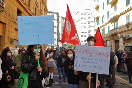 __COUNT__ Closure of schools in the Campania region, Napoli, Italy - 17 ...