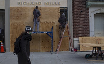 Construction Crews Board Richard Mille Store Editorial Stock Photo