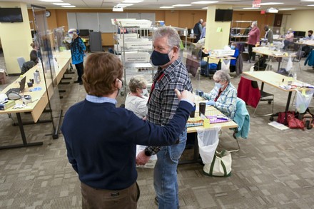 Minnesota Election Judges Work Behind Face Editorial Stock Photo ...