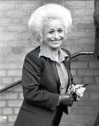 Barbara Windsor - Actress - 1980 Actress Barbara Windsor At St. Paul's Church Covent Garden Attending A Memorial Service For 'carry On' Colleague Hattie Jacques.... Pkt3543-261536