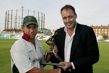 Angus Fraser Presents The Man Of The Match Award To Steve Selwood - Finchley. Evening Standard Cricket Challenge Trophy Final At The Brit Oval. Finchley V Ealing Picture By Glenn Copus