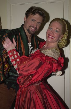 Stars Of The Musical Kiss Me Kate Marin Mazzie And Brent Barrett.
