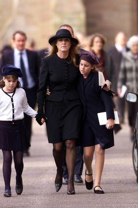 Duchess York Her Children Princess Beatrice Editorial Stock Photo ...