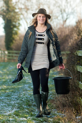 Anna Simpson Voted 'Sexiest Farmer in Britain' - 12 Feb 2010