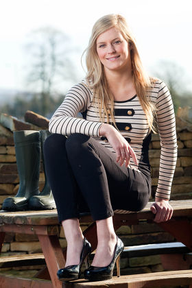 Anna Simpson Voted 'Sexiest Farmer in Britain' - 12 Feb 2010